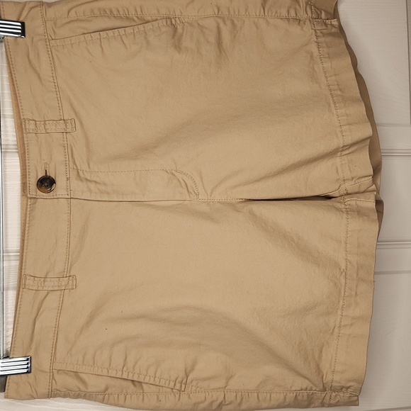 Old Navy Women's Tan High Rise Everyday Short Size 6 - Picture 2 of 10